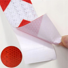 Taśma odblaskowa samoprzylepna 25 m biało-czerwona 5 cm – zwiększa widoczność i bezpieczeństwo