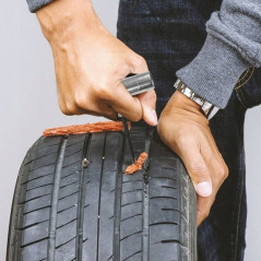 Zestaw naprawczy do opon – sznur, klej, łatka, narzędzia