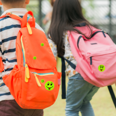 Naklejki odblaskowe buźki emotki zestaw 11 sztuk – bezpieczeństwo na rower i plecak