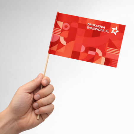 Papierowe chorągiewki reklamowe A5 148×210 mm na drewnianym patyczku – do promocji eventowej