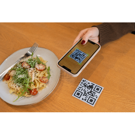 Naklejki z Twoim kodem QR 60 × 60 mm 100 szt - wodoodporne na różne powierzchnie