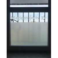 Dekoracyjna folia szroniona matowa szer. 127 cm na wymiar – prywatność i estetyka