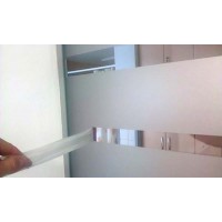 Dekoracyjna folia szroniona matowa szer. 127 cm na wymiar – prywatność i estetyka