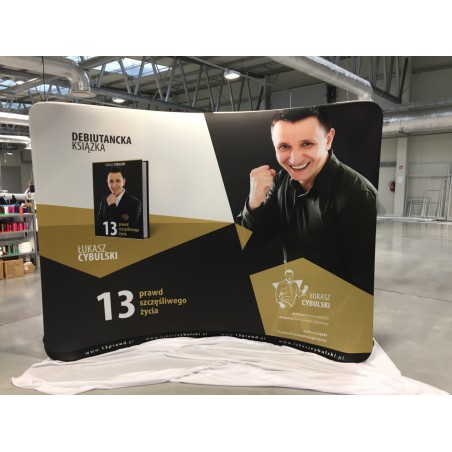 Ścianka tekstylna łukowa Atlantis 250×230 cm z nadrukiem jednostronnym – mobilna prezentacja marki