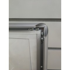 Podświetlana ramka LED OWZ A1 aluminiowa profil 25 mm – ekspozycja całodobowa