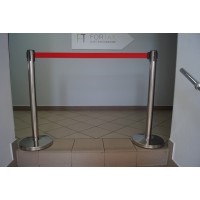 Słupek odgradzający biały 92 cm 225 cm taśma czarna – kontrola ruchu