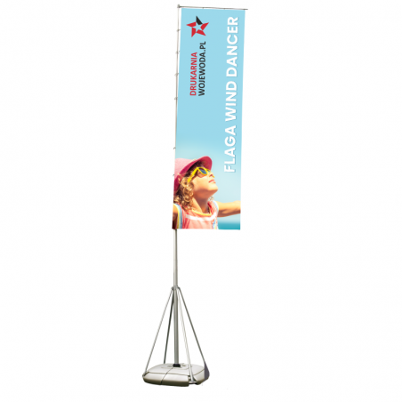 Wysoka flaga na stojaku Wind Dancer 530 cm – widoczność z daleka