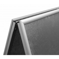 Aluminiowy potykacz OWZ B2 dwustronny 70,7 x 50 cm – skuteczna reklama